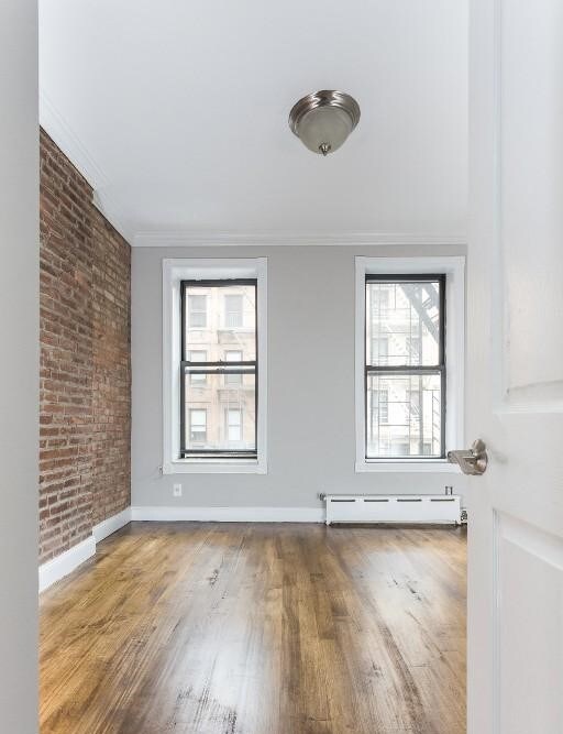 Primary Photo - 208 E 25th St