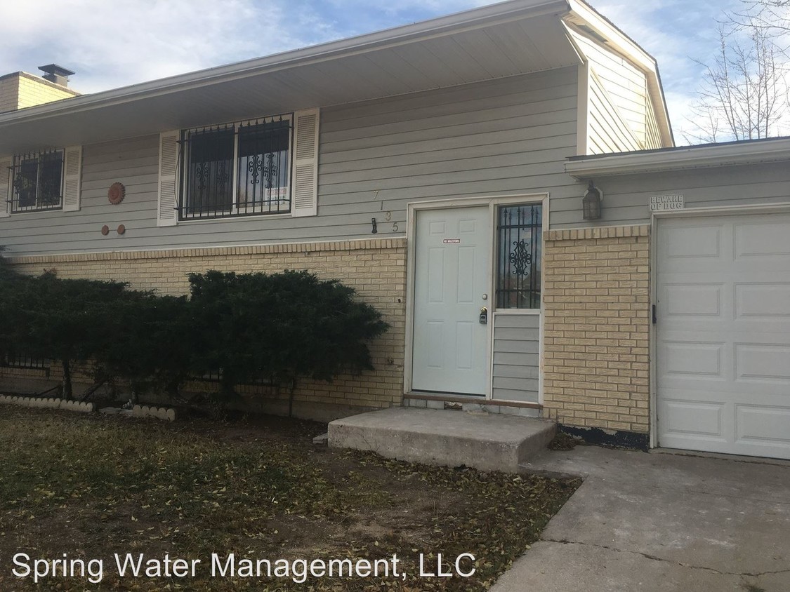 Primary Photo - 7135 White Mountain Dr