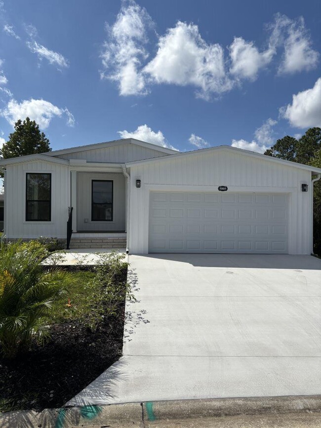 Building Photo - 5805 Mora Pl