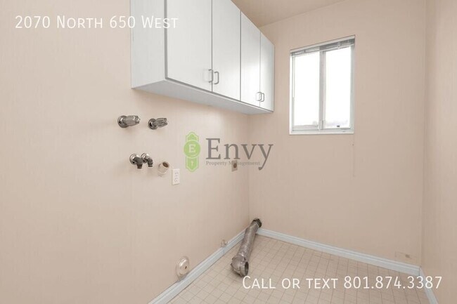Foto del edificio - 2070 N 650 W
