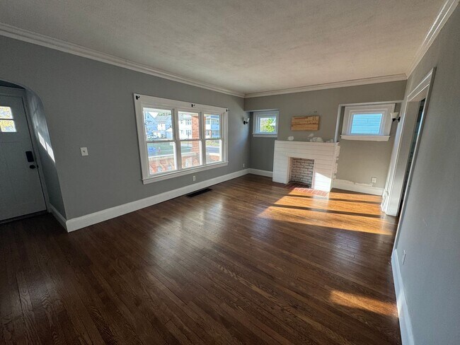 Foto del edificio - 2115 Lewis Dr