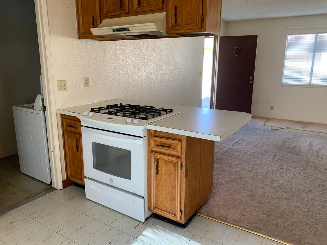 636 Commercial Ave Unit B, Ridgecrest, CA 93555 Apartments in