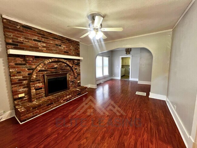 Foto del edificio - 2 Bedroom, 1 Bathroom House coming soon.