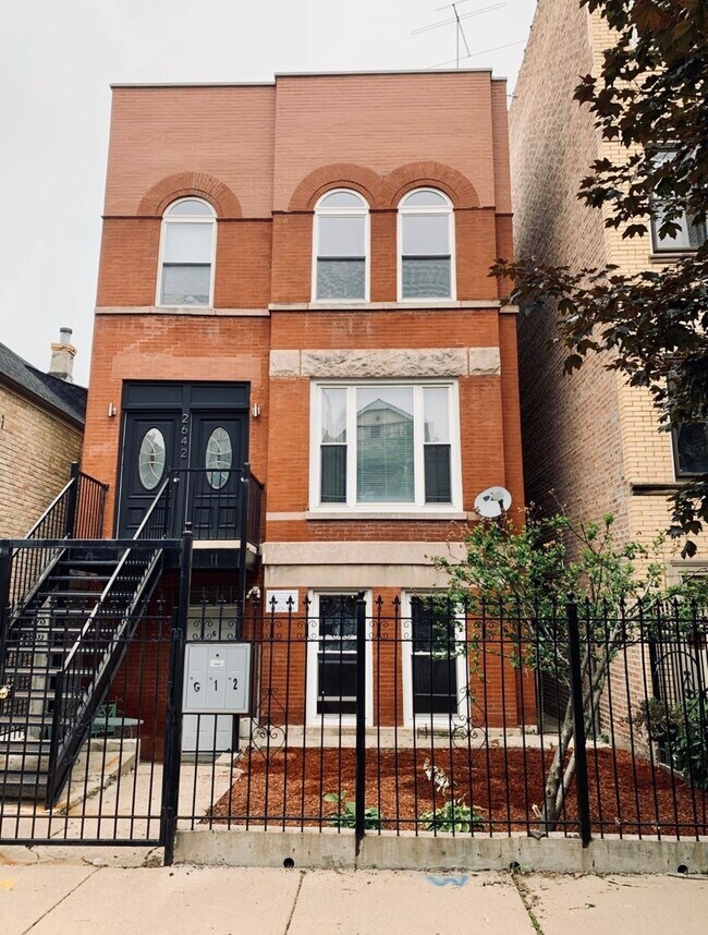 Foto del edificio - 2642 W HADDON AVE