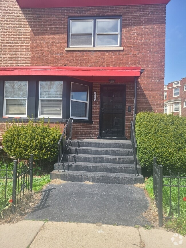 Building Photo - 2432 E 73rd St
