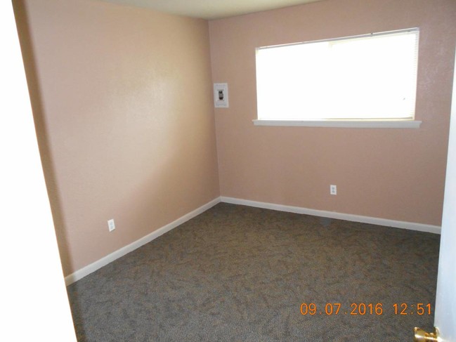 Building Photo - 5307 Gem Lake Rd