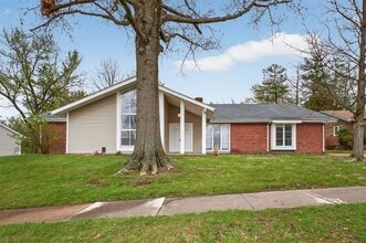 Building Photo - 495 Baywillow Dr