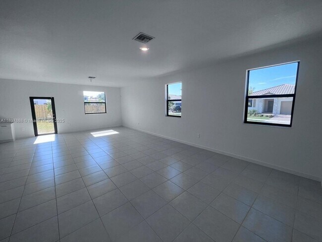 Foto del edificio - 11962 SW 241st St