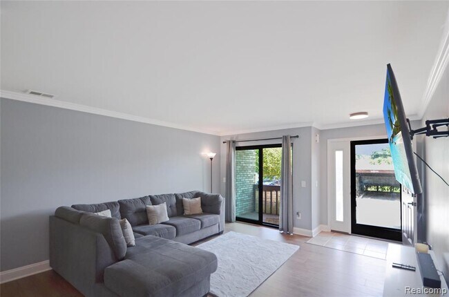 Foto del edificio - 34900 Mercer Ln