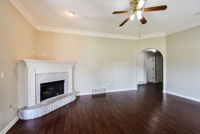 Building Photo - 4299 Rocky Top Cove