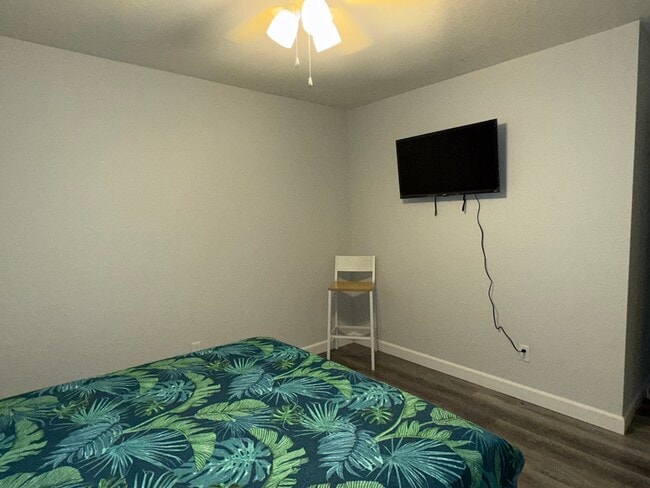 Upstairs Duo Suite #2 - 19996 W Mesquite Dr