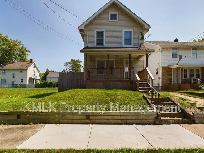 Building Photo - 1319 Sweitzer Ave