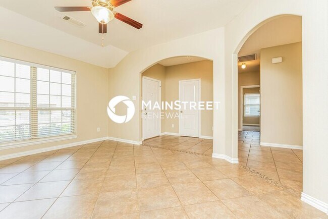 Foto del edificio - 3 Bedroom Pet-Friendly Home in Fort Worth, TX with Main Street Renewal