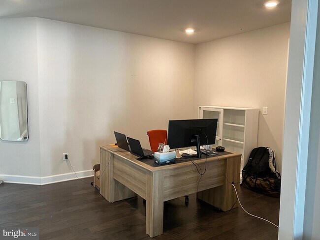 Foto del edificio - 730 Quarry Point Rd