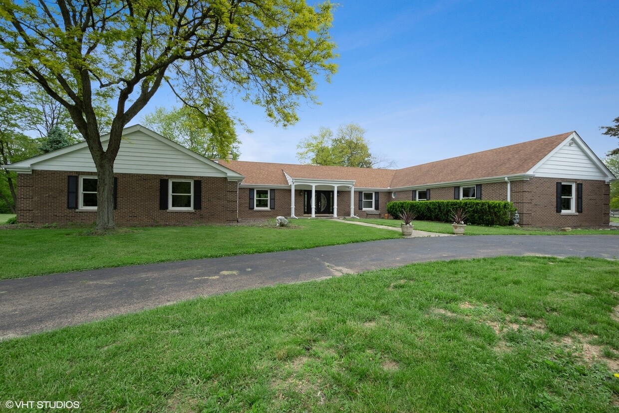 Primary Photo - 157M Helm Rd