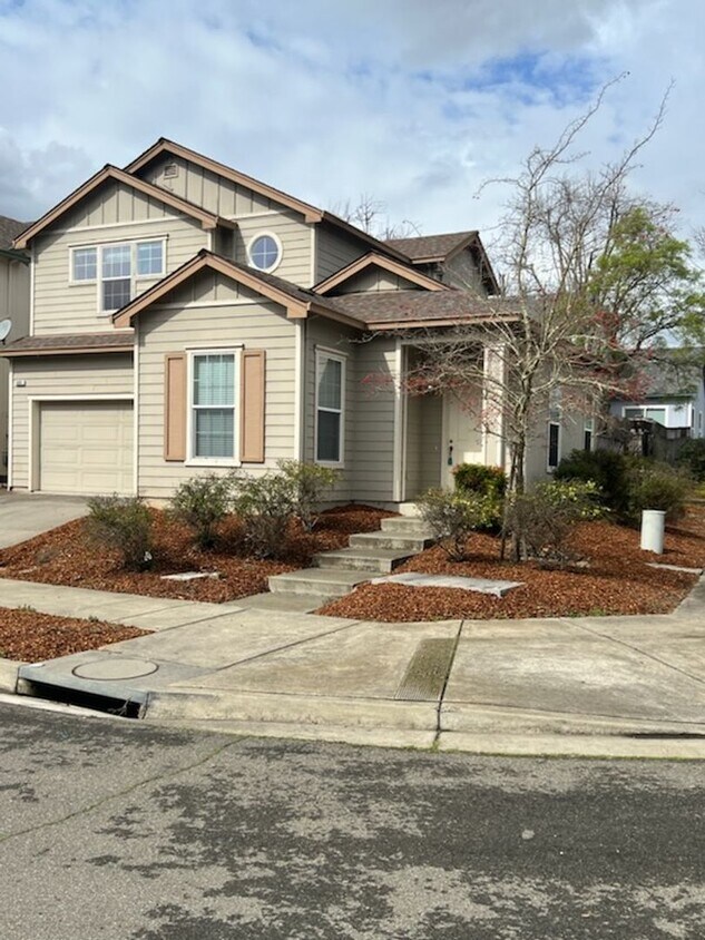 Primary Photo - Three Bedroom Home in Rincon Valley!!!