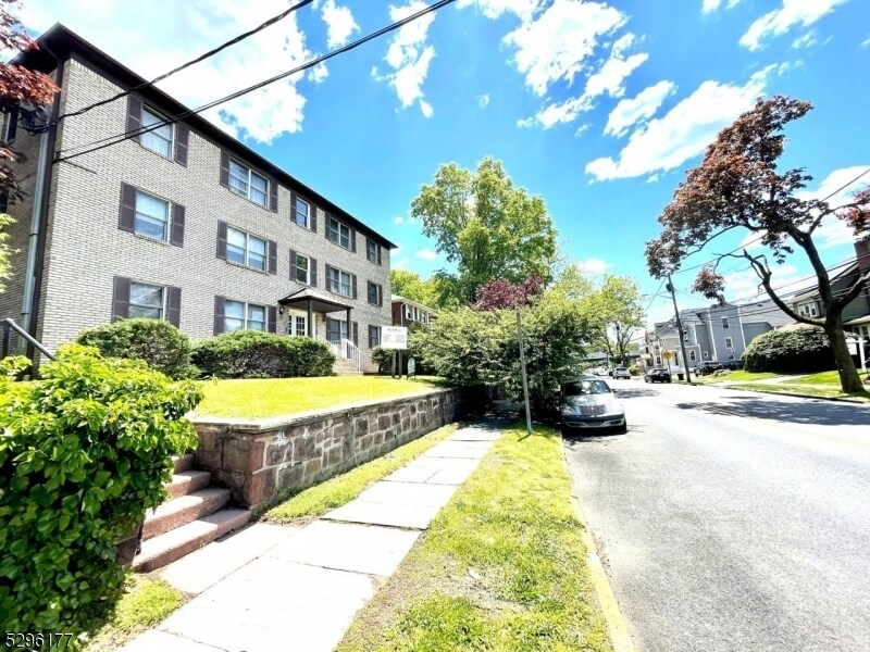 Primary Photo - 361 Franklin St