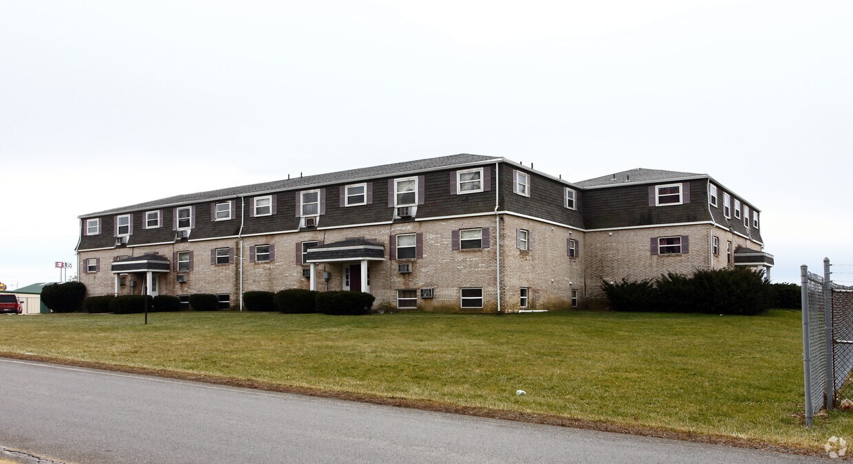 Building Photo - 1095 W Longview Ave