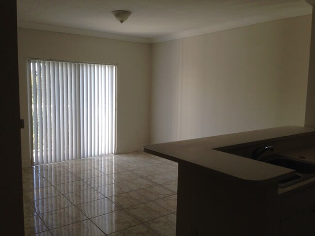 Living/Dining Room - 11060 SW 196th St