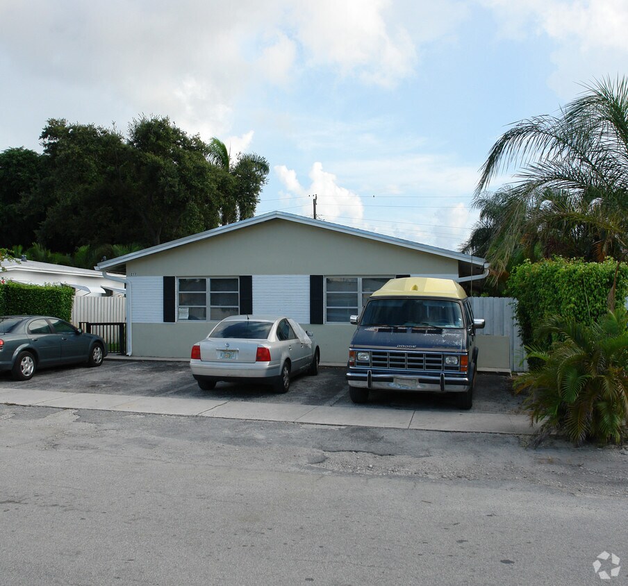 Foto del edificio - 217 SW 23rd St