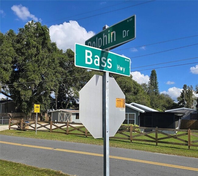 Foto del edificio - 1634 Dolphin Dr