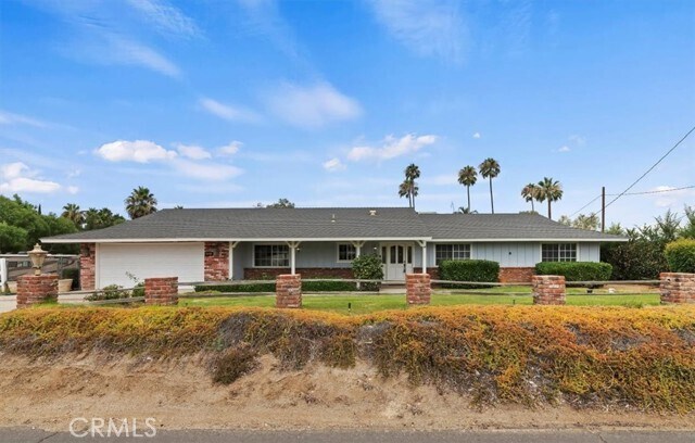 Foto del edificio - 15833 Ridgeway Ave