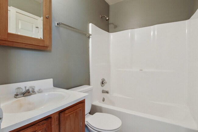 Building Photo - 6801 Tara Ln