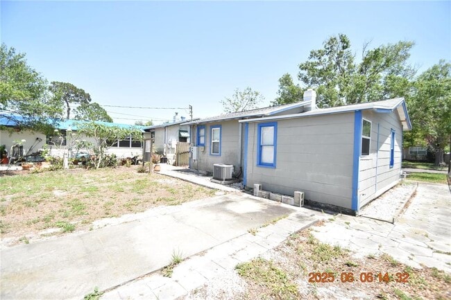 Building Photo - 5025 4th Ave N
