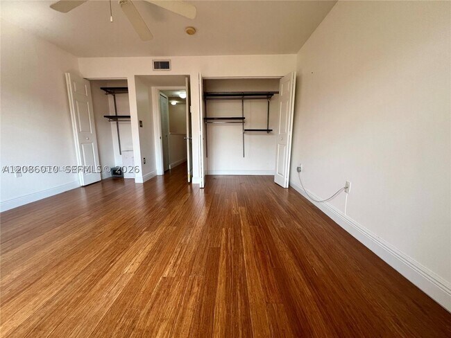 Building Photo - 2965 NE 185th St