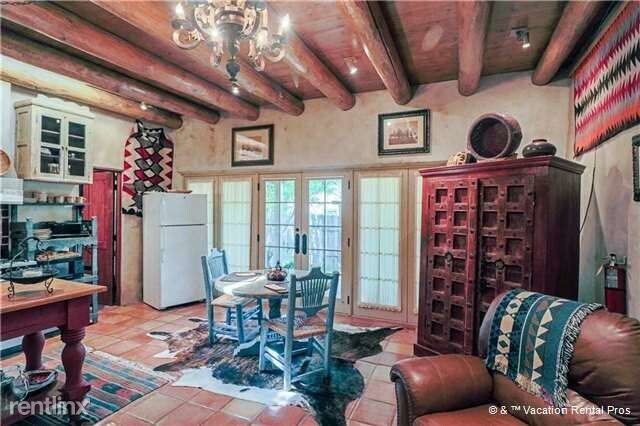 Building Photo - 774 Acequia Madre