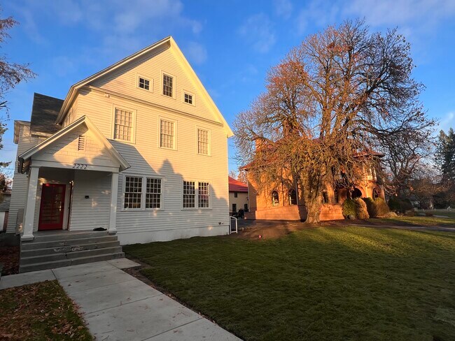 Building Photo - 2222 W 2nd Ave