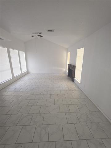 Foto del edificio - 8807 N Normandale St