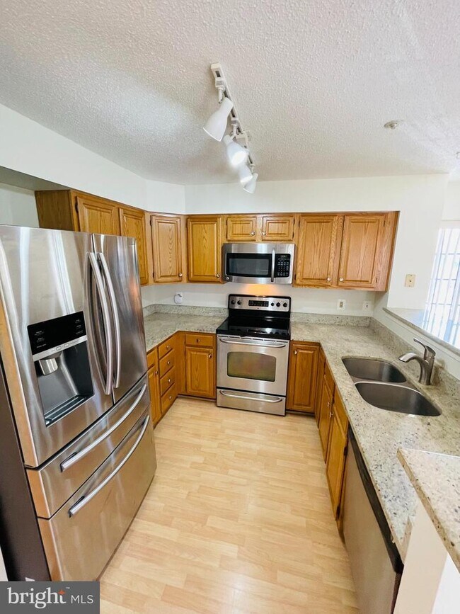 Building Photo - 6001D Mersey Oaks Way
