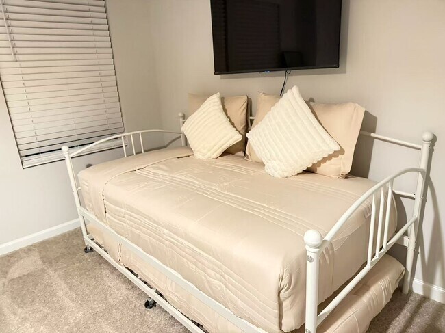 Foto del edificio - 1371 Speedway St