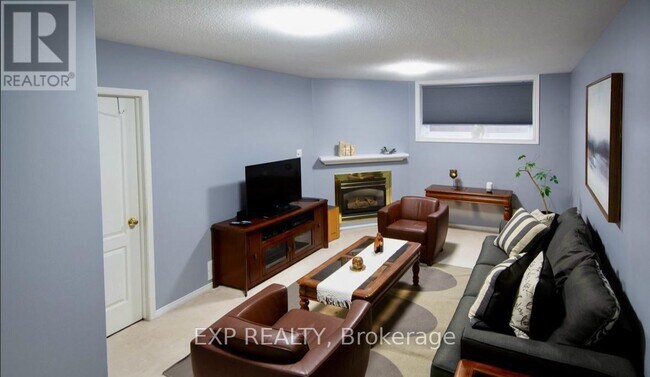 Photo du bâtiment - 61 Flowertree Crescent