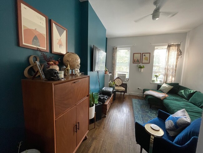 Living Room - 298 Suydam St