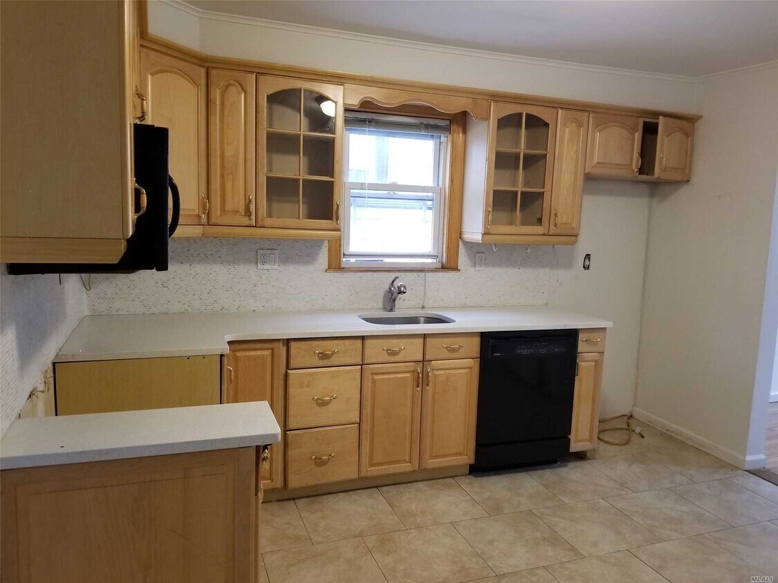 Foto principal - 108-25-108-52 52nd Ave