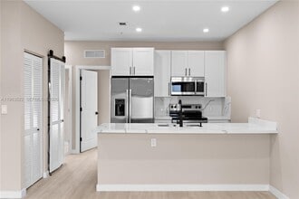 Building Photo - 630 NE 166th St