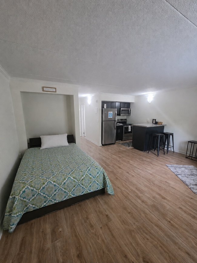 Interior Photo - River Hills Flats
