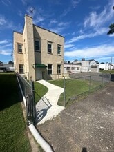 Building Photo - 165 Larkfield Rd