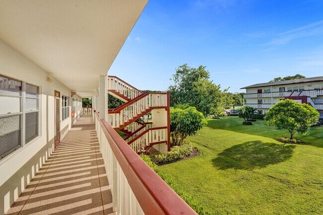 Building Photo - 406 Fanshaw J