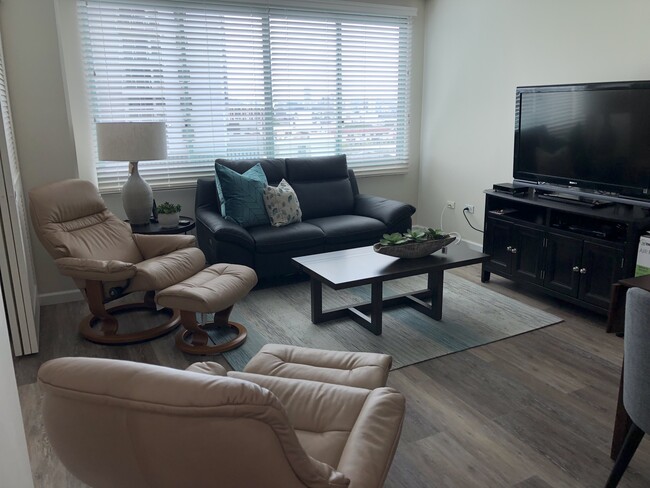 Building Photo - 1314 Kalakaua Ave