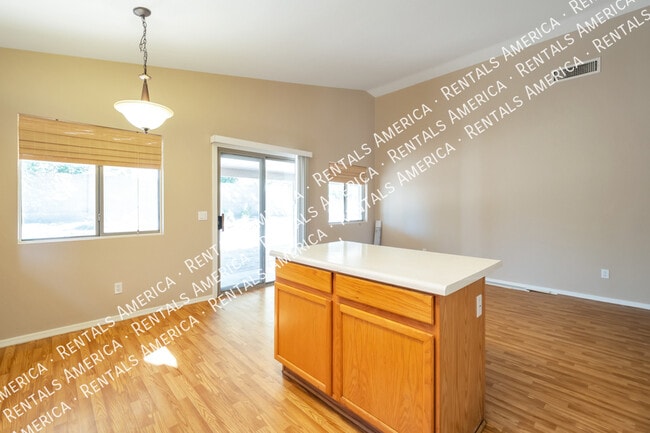 Foto del edificio - 30740 Maple Chase Dr