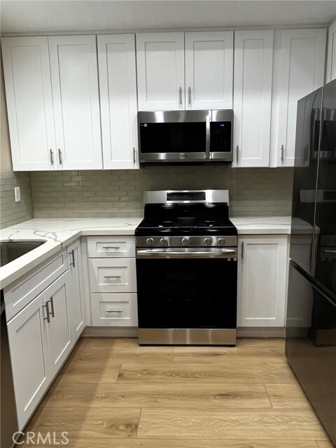 Building Photo - 30902 Club House Dr