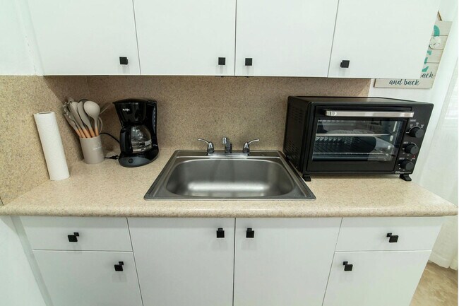 Foto del edificio - 3230 NE 13th St