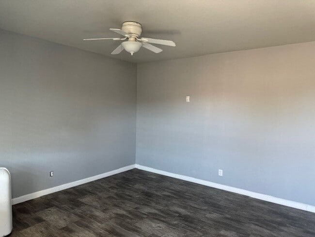 Foto del edificio -  One Bedroom Upstairs Apartment Close to Renown & VA Hospital