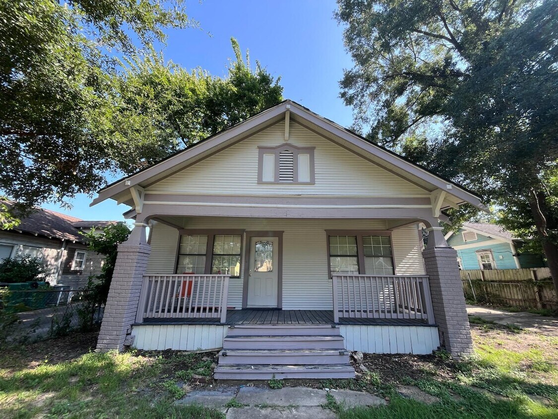 Foto principal - 4429 Bell St