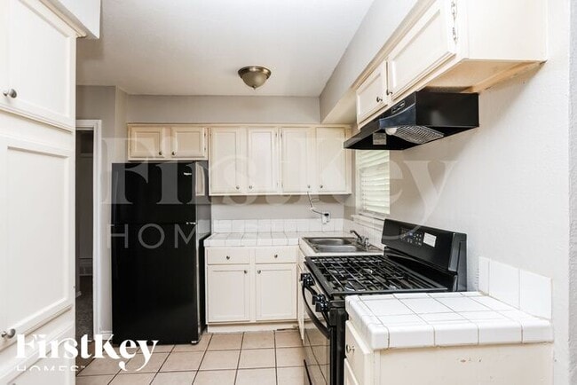 Building Photo - 4123 Vanette Ln