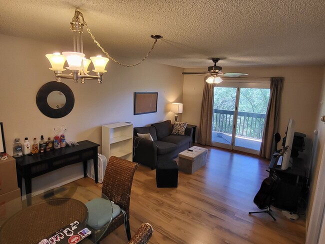 Foto del edificio - Beautiful 1 bedroom/ 1 bathroom Tanglewood...