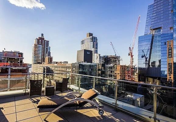 Foto del edificio - 303 Tenth Avenue